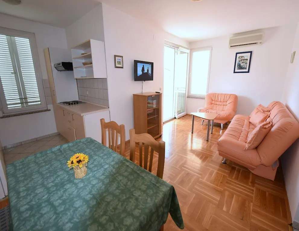 Apartments Horvat Malinska 0*,  Croatia
