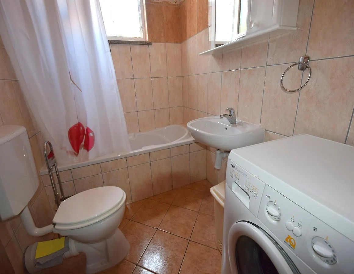 Apartments Horvat Malinska 0*,